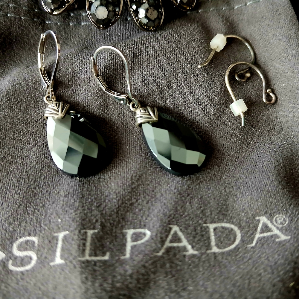 SALE! $25. Silpada Faceted Black Teardrop Earrings